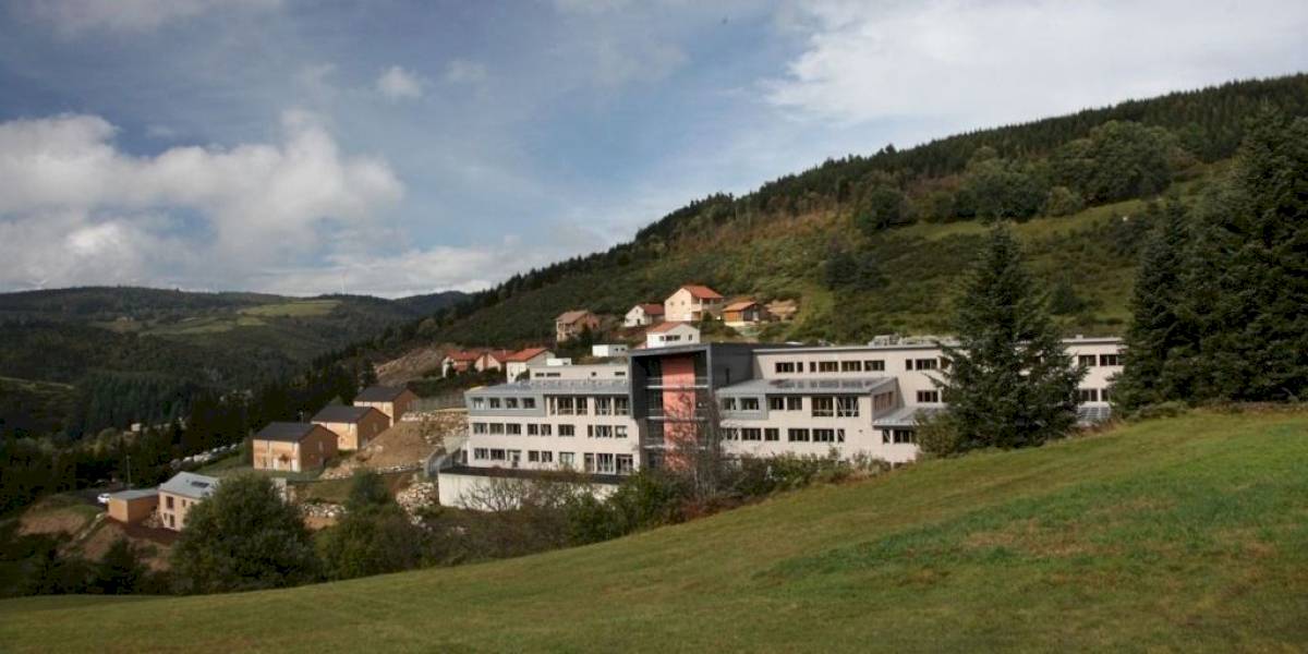 Cité scolaire à Saint Cirgues en montagne